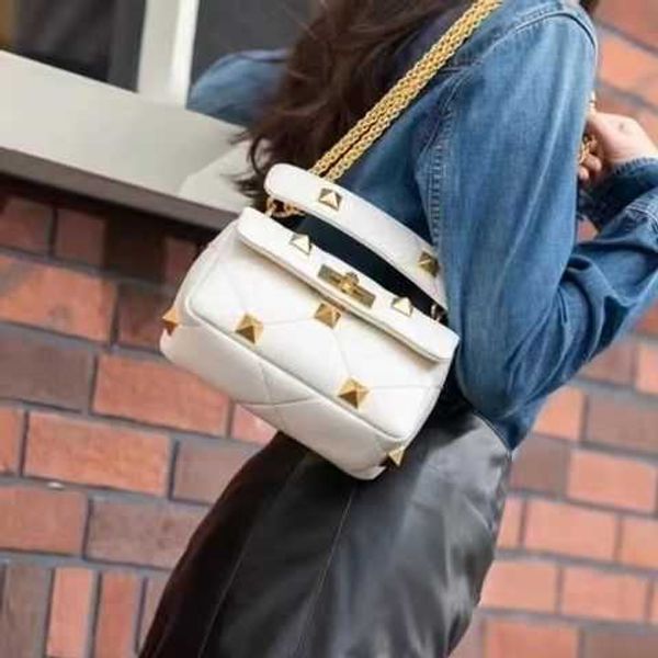 rivet designer women bags luxurys metal valentiones handbag fashionable diamond grid chain leather women's casual shoulder crossbody dg
rivet designer women bags luxurys metal valentiones handbag fashionable diamond grid chain leather women's casual shoulder crossbody dg