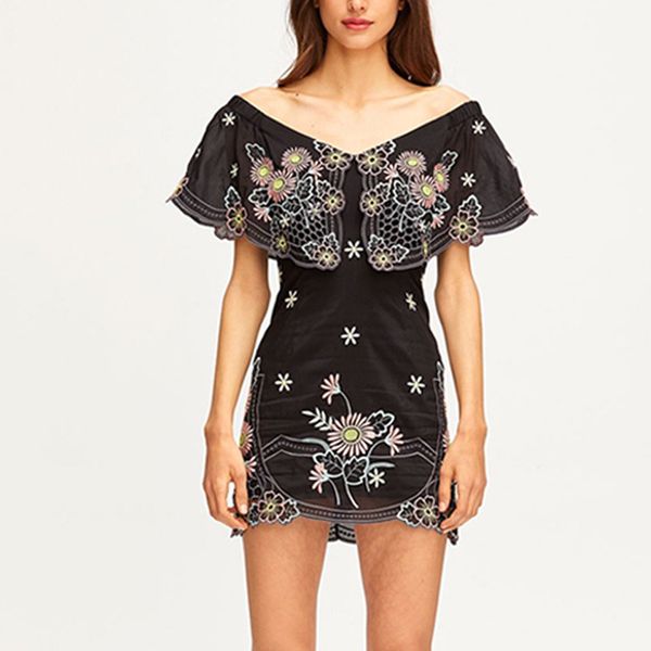 2023 dress spring new one line neck flower embroidery temperament ruffled edge fashion short dress robe women, Black;gray
2023 dress spring new one line neck flower embroidery temperament ruffled edge fashion short dress robe women, Black;gray