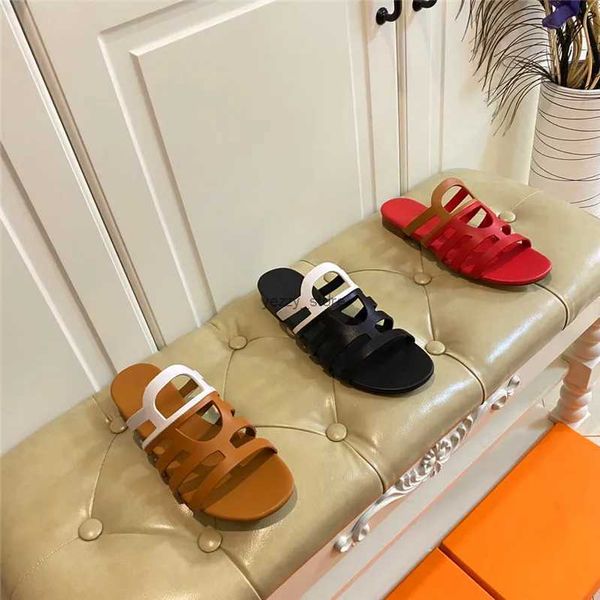 2021 luxurys designers heels pig nose classic women sandals outdoor cowhide sheepskin inside slides italian leather outsole slippers with, Black
2021 luxurys designers heels pig nose classic women sandals outdoor cowhide sheepskin inside slides italian leather outsole slippers with, Black