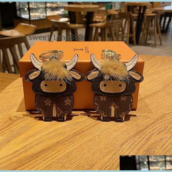 key rings 4 styles retro brand designer keychain brown for men and women classic key ring car backpack cellphone pendant cartoon cow dh289s, Slivery;golden
key rings 4 styles retro brand designer keychain brown for men and women classic key ring car backpack cellphone pendant cartoon cow dh289s, Slivery;golden