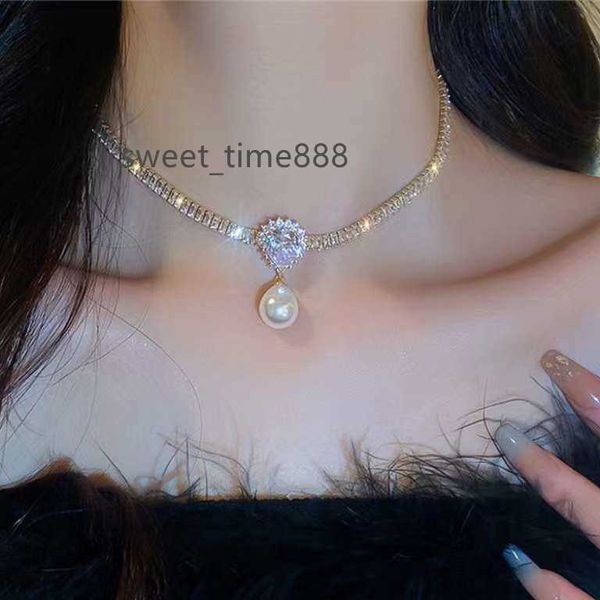 zircon inlaid crystal clavicle chain 9-10mm natural high-quality freshwater rice shaped beads pendant necklace pearl jewelry, Silver
zircon inlaid crystal clavicle chain 9-10mm natural high-quality freshwater rice shaped beads pendant necklace pearl jewelry, Silver