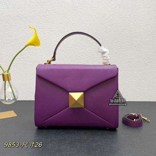 valentions handbag light designer luxurys women beauty bags leather rivet geometric splice shoulder crossbody women's bag 1e1g
valentions handbag light designer luxurys women beauty bags leather rivet geometric splice shoulder crossbody women's bag 1e1g