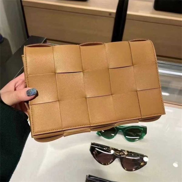bottegas bag women's cassette small cowhide woven pillow one shoulder crossbody venetas leather zc
bottegas bag women's cassette small cowhide woven pillow one shoulder crossbody venetas leather zc