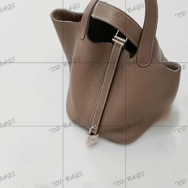designer model 2023 new original single ladies ladies exclusive cowhide hand-engraved 9a+ craft material pi shopping bag cross body bag desi
designer model 2023 new original single ladies ladies exclusive cowhide hand-engraved 9a+ craft material pi shopping bag cross body bag desi