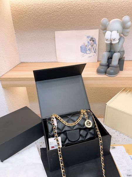 23ss women bags gold bag handbag shoulder bag designer chain leather messenger bags double-chain design, gold coins, and leather through the
23ss women bags gold bag handbag shoulder bag designer chain leather messenger bags double-chain design, gold coins, and leather through the