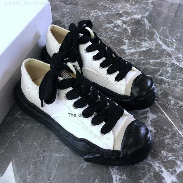 2023 street p maison mihara yasuhiro mmy shoes an open-mouth smile dissolved shoes high and low canvas small thick soled couple shoes
2023 street p maison mihara yasuhiro mmy shoes an open-mouth smile dissolved shoes high and low canvas small thick soled couple shoes