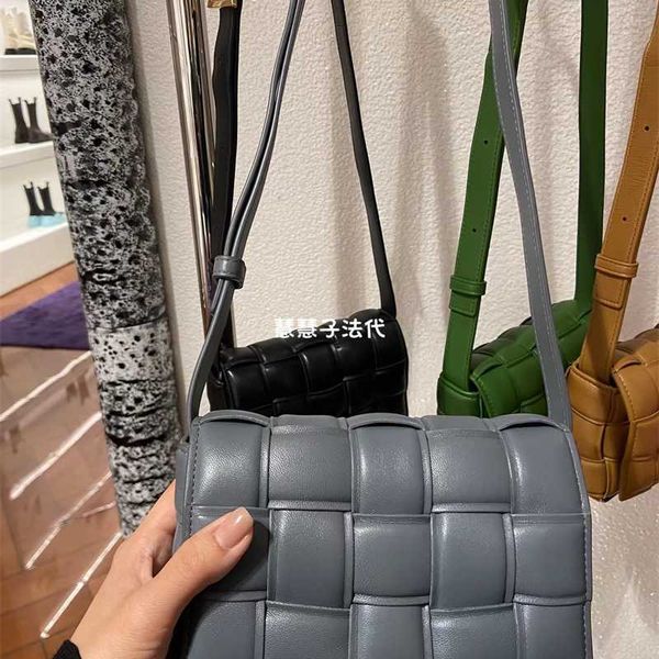 bottegas bag cassette small pillow woven men's and women's crossbody small square venetas leather zc
bottegas bag cassette small pillow woven men's and women's crossbody small square venetas leather zc