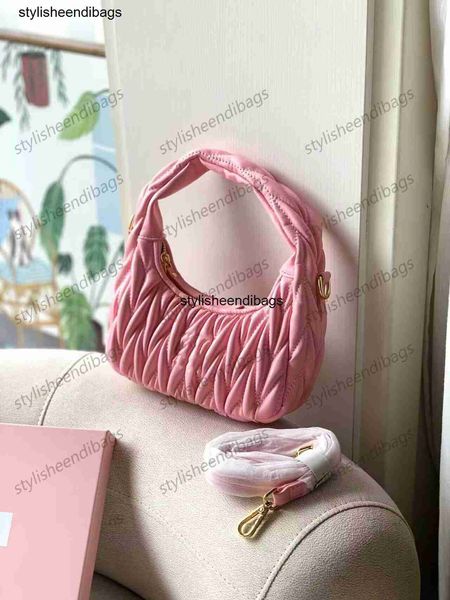 fashion designer bags satin mini handbags undrarm wander miu hobo clutch holding handbar shoulder bag luxury retro wallet leather banquet to
fashion designer bags satin mini handbags undrarm wander miu hobo clutch holding handbar shoulder bag luxury retro wallet leather banquet to