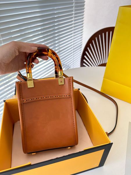 fashion embossed letter women handbag designer bag mini cosmetic bag handbag shoulder bag tote bags for women crossbody bag women handbags w
fashion embossed letter women handbag designer bag mini cosmetic bag handbag shoulder bag tote bags for women crossbody bag women handbags w