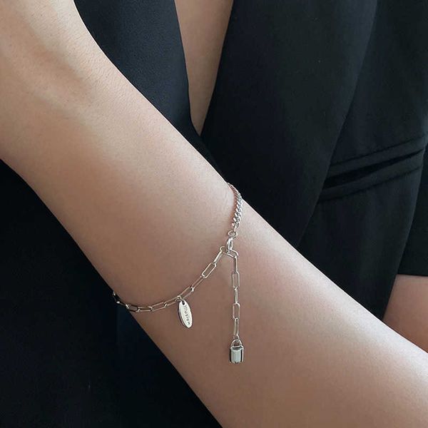 charm bracelets ventfille 925 stamp silver color small lock bracelet for women girl gift asymmetrical letters tassel lock jewelry dropshippi, Golden;silver
charm bracelets ventfille 925 stamp silver color small lock bracelet for women girl gift asymmetrical letters tassel lock jewelry dropshippi, Golden;silver