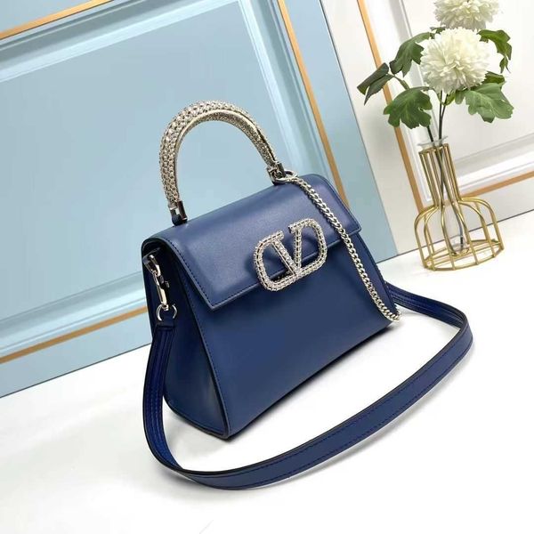diamond bags luxurys valentiones handbag designer inlaid women metal handle shaped portable shoulder crossbody women's chain fvp1
diamond bags luxurys valentiones handbag designer inlaid women metal handle shaped portable shoulder crossbody women's chain fvp1