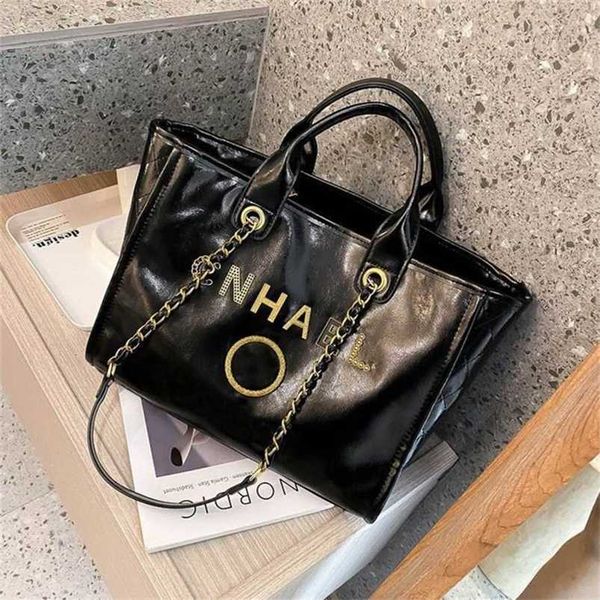 classic brand handbags beach bags luxury metal badge tote bag small evening handbag female capacity large leather one shoulder backpack fact
classic brand handbags beach bags luxury metal badge tote bag small evening handbag female capacity large leather one shoulder backpack fact