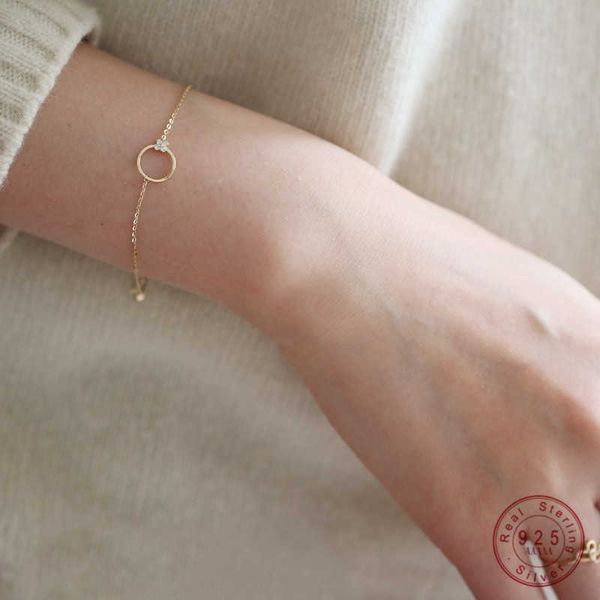 charm bracelets 925 sterling silver plated 14k gold bracelet circle flower zircon temperament korean bracelet for women aa230506, Golden;silver
charm bracelets 925 sterling silver plated 14k gold bracelet circle flower zircon temperament korean bracelet for women aa230506, Golden;silver