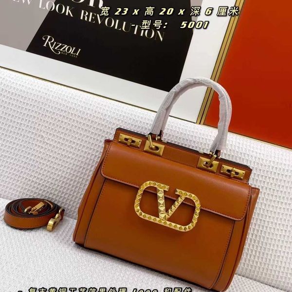 metal texture luxurys designer handbag bags double lock cowhide women's leather shoulder tote rivet 9tx3
metal texture luxurys designer handbag bags double lock cowhide women's leather shoulder tote rivet 9tx3