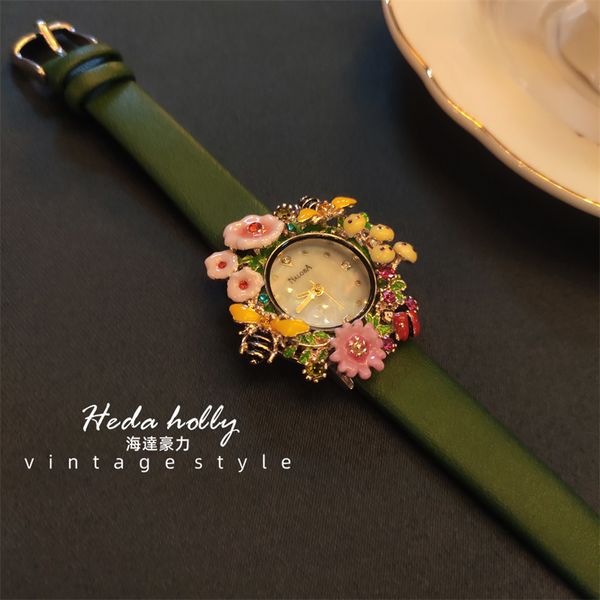 women s watches designer genuine leather strap women flower bee diamond luxury retro quartz gift 230506, Slivery;golden
women s watches designer genuine leather strap women flower bee diamond luxury retro quartz gift 230506, Slivery;golden