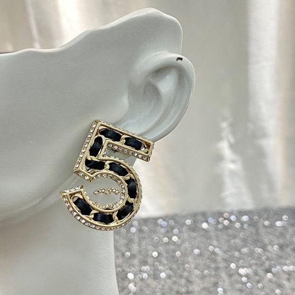 letter c stud earring designer ccity fashion women jewelry gold earrings cjeweler woman luxury accessories for dinner party orecchini 555, Golden;silver
letter c stud earring designer ccity fashion women jewelry gold earrings cjeweler woman luxury accessories for dinner party orecchini 555, Golden;silver