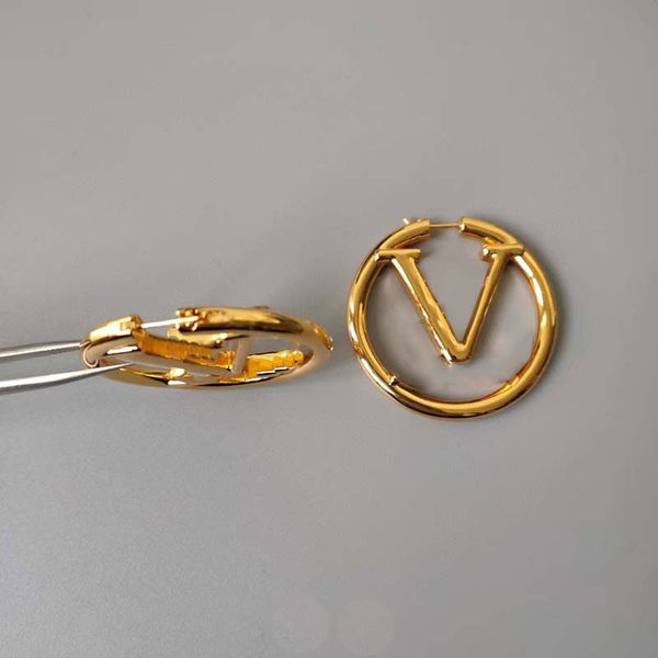 huggie hoop earrings v l designer earrings fashion stud earrings gold earing big circle 3cm 4cm 5cm classic gift accessories designer jewelr, Golden;silver
huggie hoop earrings v l designer earrings fashion stud earrings gold earing big circle 3cm 4cm 5cm classic gift accessories designer jewelr, Golden;silver
