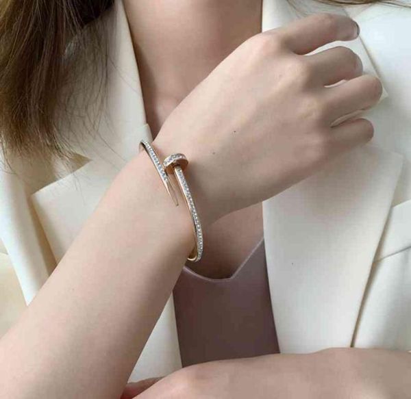 other bracelets european and american brand titanium steel bracelet ins small design no fading jewelry highquality hand ornaments1551538, Golden;silver
other bracelets european and american brand titanium steel bracelet ins small design no fading jewelry highquality hand ornaments1551538, Golden;silver