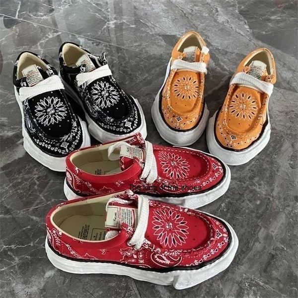 japanese fashion brand mmy thick bottom canvas bandanna vintage board shoes low men women mens casual 220815
japanese fashion brand mmy thick bottom canvas bandanna vintage board shoes low men women mens casual 220815