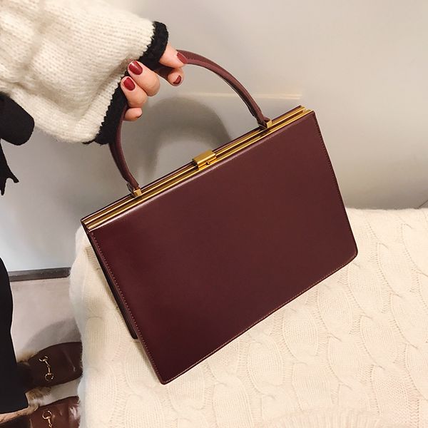 the same summer armpit bag vintage minimalist clip bag women's new handheld women's baguette baguette
the same summer armpit bag vintage minimalist clip bag women's new handheld women's baguette baguette