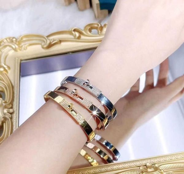 designer women h bangle fashion classic lady bracelet female fashion of fashion bracelet8681589, Black
designer women h bangle fashion classic lady bracelet female fashion of fashion bracelet8681589, Black
