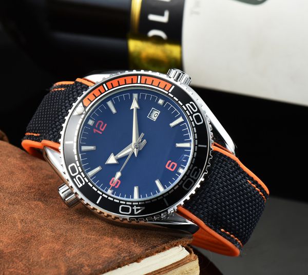 aaa mens watches designer watch 42mm automatic mechanical movement watch rubber strap sports wind fashion wristwatch montre de luxe, Slivery;brown
aaa mens watches designer watch 42mm automatic mechanical movement watch rubber strap sports wind fashion wristwatch montre de luxe, Slivery;brown