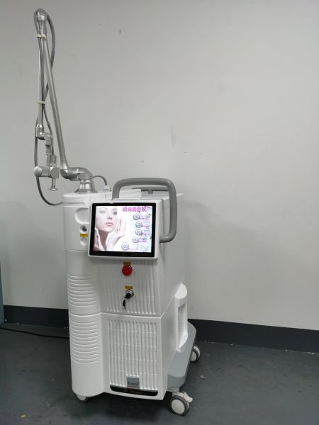 40w scar removal skin tighten stretch markets removal fractional laser co2 fractional laser/ fractional co2 laser machine
40w scar removal skin tighten stretch markets removal fractional laser co2 fractional laser/ fractional co2 laser machine