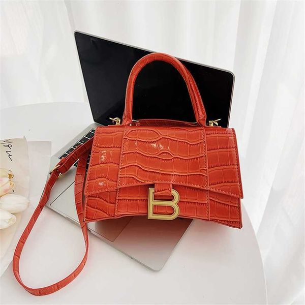 24% off 2023 fashion hand hourglass new one shoulder portable cross body stone grain bright side small square factory goods fashion city bag
24% off 2023 fashion hand hourglass new one shoulder portable cross body stone grain bright side small square factory goods fashion city bag