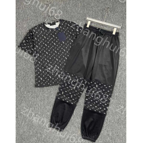 23ss women set casual suit womens designer clothing full logo print short sleeve t-shirt monogram spliced elastic waist casual trousers set, White
23ss women set casual suit womens designer clothing full logo print short sleeve t-shirt monogram spliced elastic waist casual trousers set, White