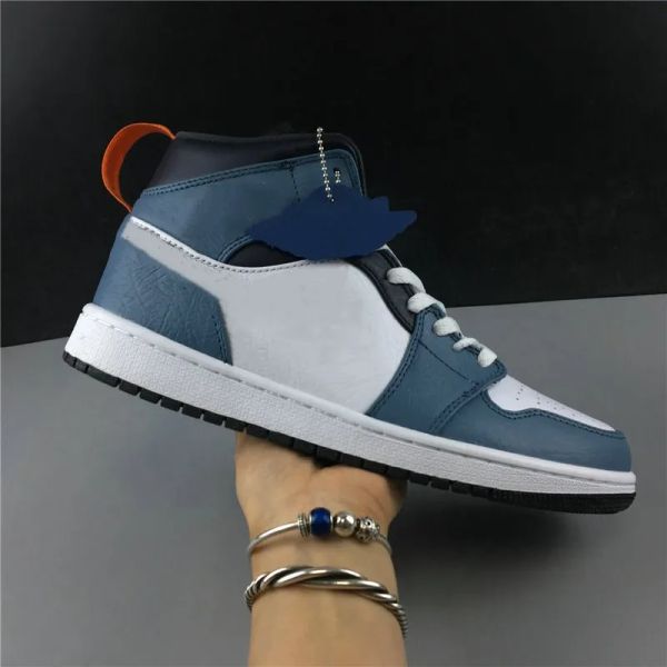 2023 jumpman 1 mid fearless basketball designer shoes white teal blue black multi color i fashion chaussures trainers good quality
2023 jumpman 1 mid fearless basketball designer shoes white teal blue black multi color i fashion chaussures trainers good quality