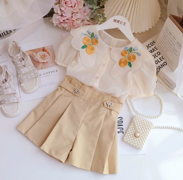 sets suits retail 2023 baby girls boutique summer sets blouse shorts fashion suits girl 4 9 t 230508
sets suits retail 2023 baby girls boutique summer sets blouse shorts fashion suits girl 4 9 t 230508