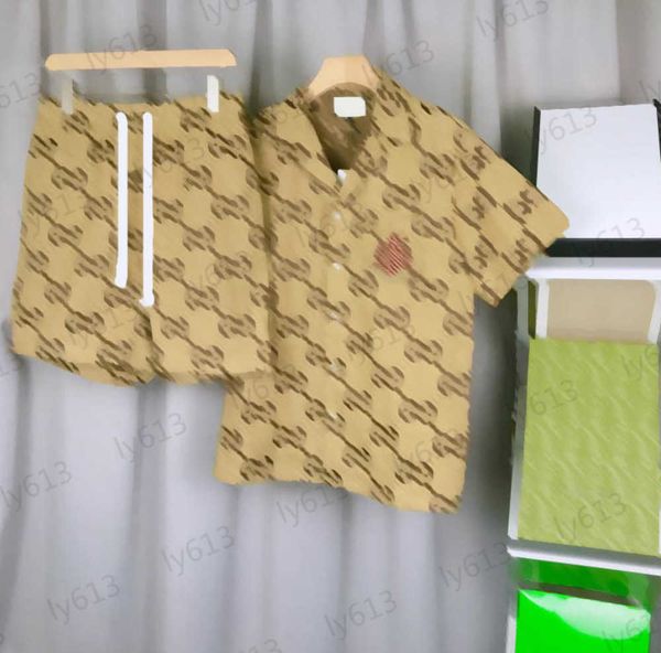 men designer clothes sets spring summer fashion luxury loose classic brand letter logo pattern printed polo neck t-shirt shorts two piece se, Gray
men designer clothes sets spring summer fashion luxury loose classic brand letter logo pattern printed polo neck t-shirt shorts two piece se, Gray