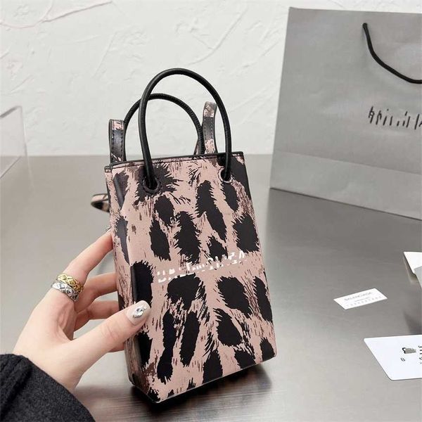 24% off 2023 handbag new single shoulder autumn portable versatile fashion mini crossbody mobile women's bag
24% off 2023 handbag new single shoulder autumn portable versatile fashion mini crossbody mobile women's bag