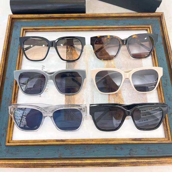 0215 fashion classic designer sunglasses for men metal square gold frame uv400 vintage style attitude sunglasses protection eyewear with box, White;black
0215 fashion classic designer sunglasses for men metal square gold frame uv400 vintage style attitude sunglasses protection eyewear with box, White;black