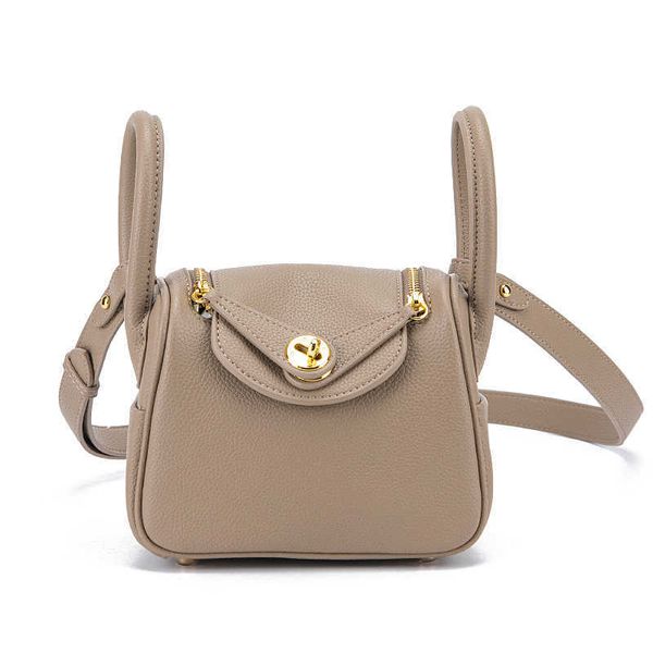 designer bag tote bag crossbody bag head layer cowhide bag doctors bag new leather single shoulder crossbody portable pillow bag 022
designer bag tote bag crossbody bag head layer cowhide bag doctors bag new leather single shoulder crossbody portable pillow bag 022