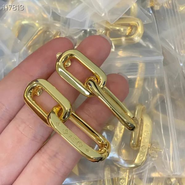 classic style women studs luxury letter steel earrings wedding party gifts wholesale, Golden;silver
classic style women studs luxury letter steel earrings wedding party gifts wholesale, Golden;silver