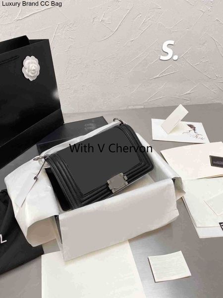 chevron cc cross body 2021 selling good bags crossbody v purse with gold hardware handbags classic brand bag flap real leather size 25cm
chevron cc cross body 2021 selling good bags crossbody v purse with gold hardware handbags classic brand bag flap real leather size 25cm