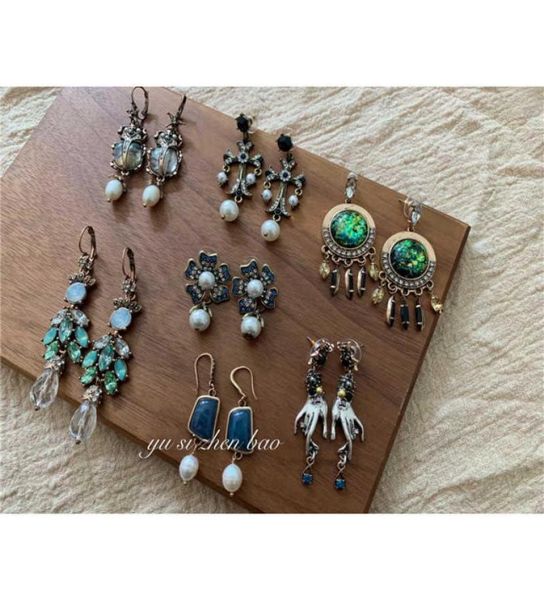 726 vintage stick and old exaggerated ladybug flowers rhinestone natural pearl silver needle earrings1940182, Golden
726 vintage stick and old exaggerated ladybug flowers rhinestone natural pearl silver needle earrings1940182, Golden