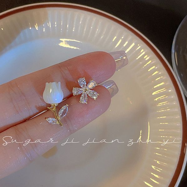 korean moon pearl zircon stud earrings for women elegant crystal flower cherry blossoms earring anniversary wedding jewelry, Silver
korean moon pearl zircon stud earrings for women elegant crystal flower cherry blossoms earring anniversary wedding jewelry, Silver