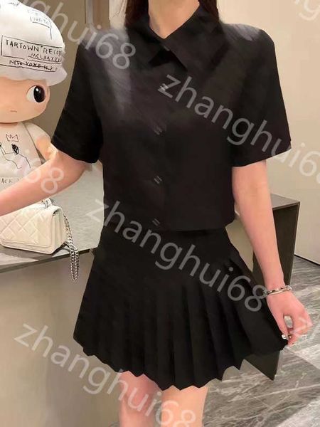 23ss women designer clothes skirt set jacquard letter lapel short sleeve shirt with lining high waist pleated short half skirt suit womens c, White
23ss women designer clothes skirt set jacquard letter lapel short sleeve shirt with lining high waist pleated short half skirt suit womens c, White