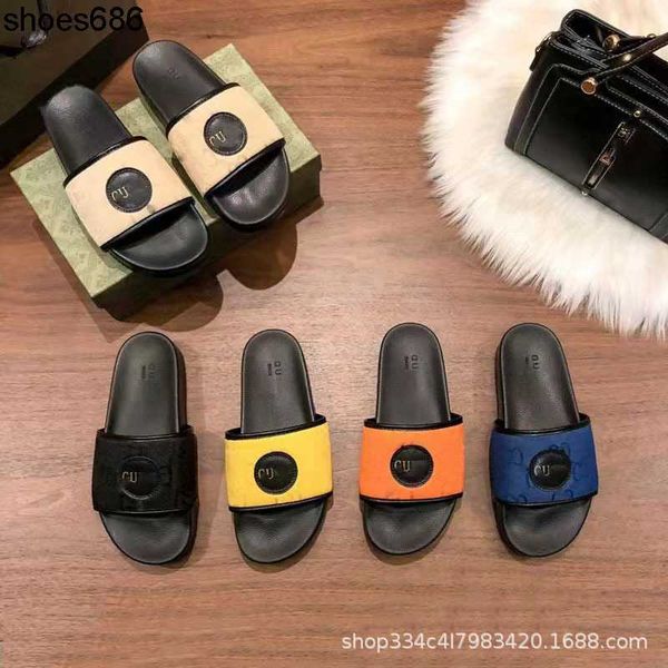 g large flat bottom slippers summer new thick sole letter casual couple same open toe slippers, Black
g large flat bottom slippers summer new thick sole letter casual couple same open toe slippers, Black