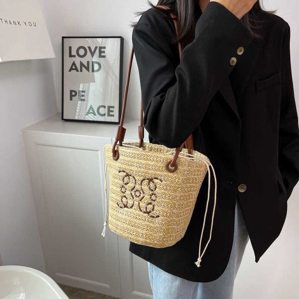 2023 handbag underarm for women's summer new versatile beach grass woven with fashion texture one shoulder bucket bag
2023 handbag underarm for women's summer new versatile beach grass woven with fashion texture one shoulder bucket bag