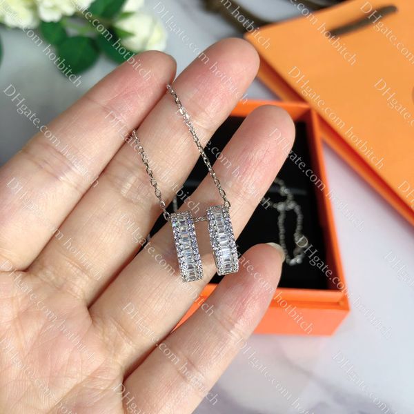 diamond letter pendant necklaces designer necklace for women sterling silver necklaces luxury jewelry chain with box
diamond letter pendant necklaces designer necklace for women sterling silver necklaces luxury jewelry chain with box