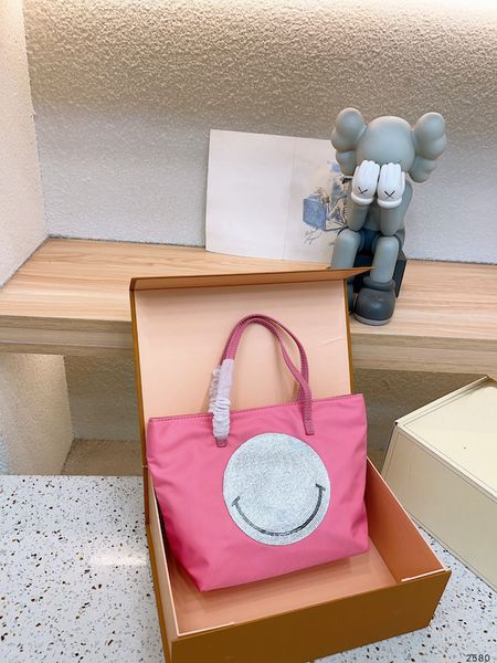 original handbag embroidered luxury designer bag water diamond smiling face small shopping bag luxury bag shopping bag
original handbag embroidered luxury designer bag water diamond smiling face small shopping bag luxury bag shopping bag
