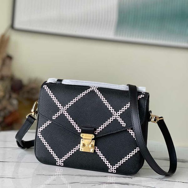 2023 new 9a l bag designer handbags luxury flap bags m46028 genuine leather crossbody bag 25cm high imitation messenger bag zl020 0ucc, Black
2023 new 9a l bag designer handbags luxury flap bags m46028 genuine leather crossbody bag 25cm high imitation messenger bag zl020 0ucc, Black