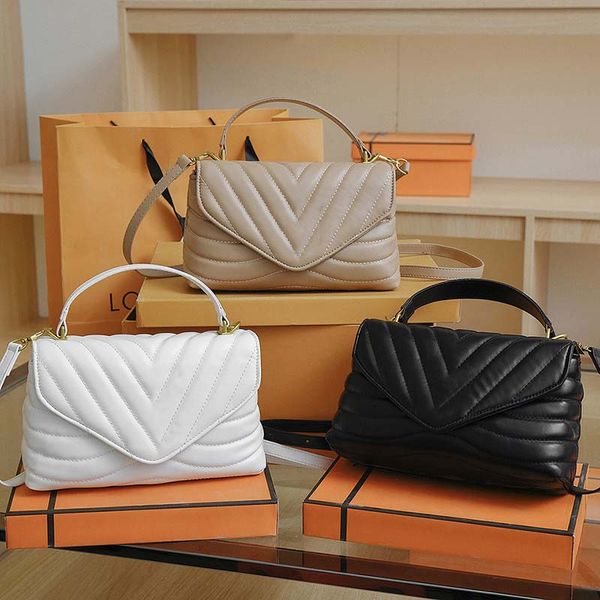 quality luxury designers shoulder bags wave purse soft leather handbags mini bag womens tote crossbody bags for women handbag storage bags, Red;black
quality luxury designers shoulder bags wave purse soft leather handbags mini bag womens tote crossbody bags for women handbag storage bags, Red;black