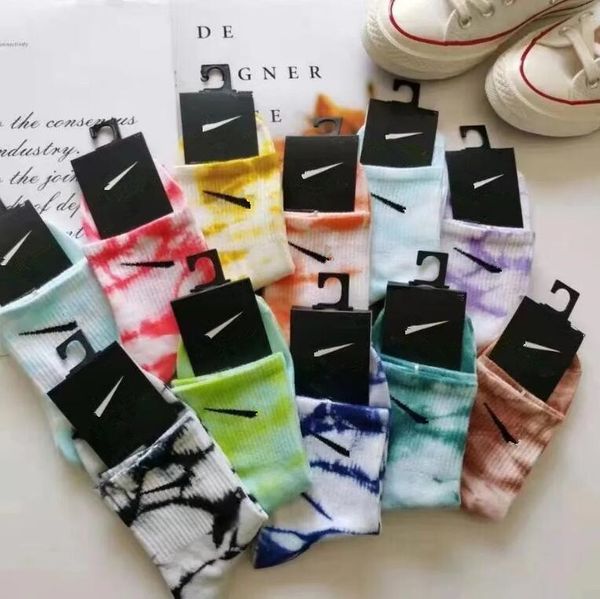 mens womens socks designe luxe sports winter mesh letter printed sock embroidery cotton man woman stocking, Black
mens womens socks designe luxe sports winter mesh letter printed sock embroidery cotton man woman stocking, Black