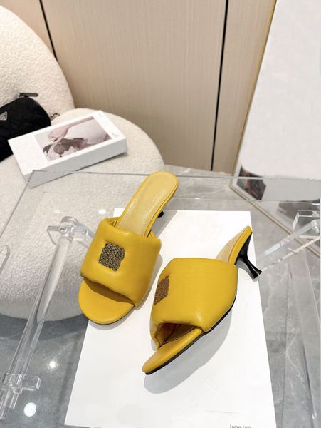 slippers, leather cat heels, women's leather summer sandals, low heels, solid color outdoor slippers, size 35-42, patch pump mule, Black
slippers, leather cat heels, women's leather summer sandals, low heels, solid color outdoor slippers, size 35-42, patch pump mule, Black