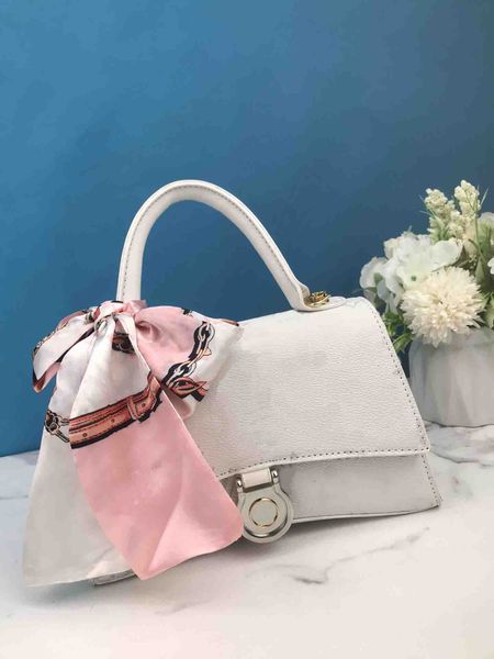 luxury ladies women designer totes bags handbag zipper shoulder crossbody bags genuine leather handbags fashion handle letter tote bag lock
luxury ladies women designer totes bags handbag zipper shoulder crossbody bags genuine leather handbags fashion handle letter tote bag lock