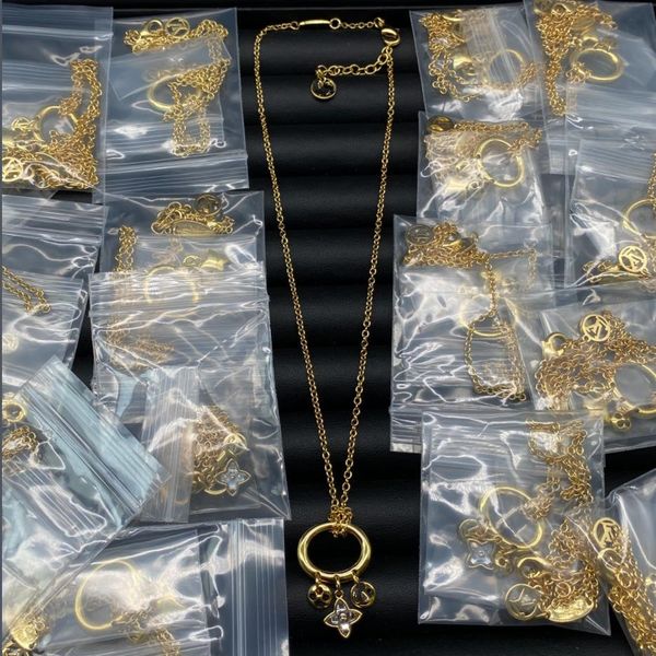 pendant necklaces european and american luxury jewelry brand jewelry new v-letter multi spike necklace, Silver
pendant necklaces european and american luxury jewelry brand jewelry new v-letter multi spike necklace, Silver